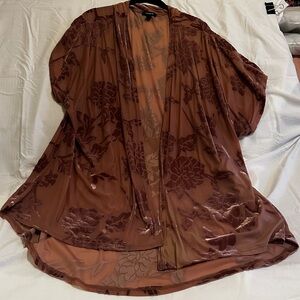 Boho Chic Torrid Mauve Dusty Rose Floral Kimono Shrug size 2 (16-18) Coverup